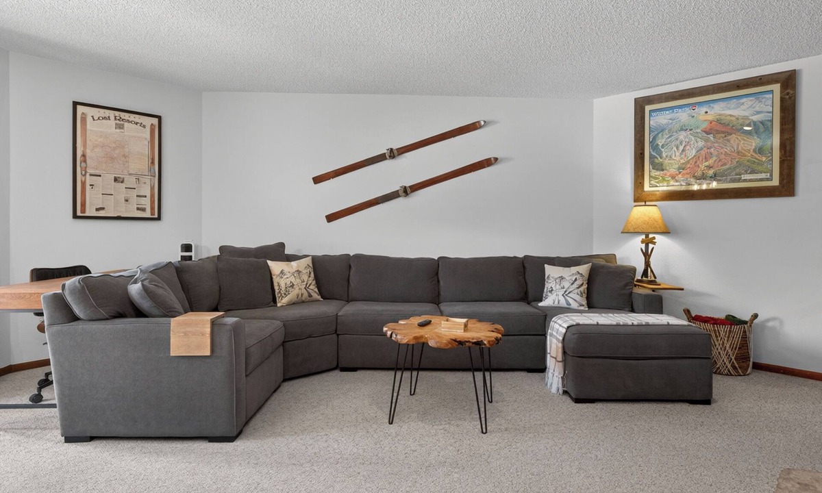 Old Town Condo | Pet friendly 2 bed, private decks w/views, walk to WP Resort
