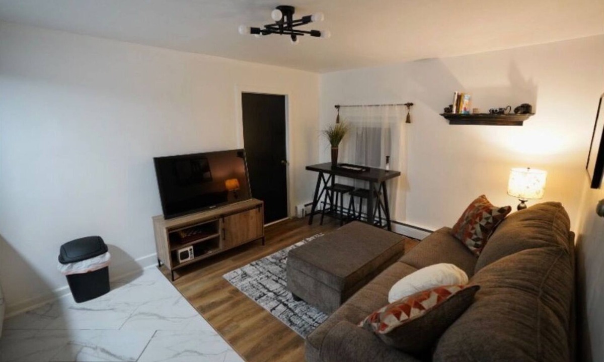 Fond du Lac House | Pet friendly fully furnished and private 1 Bedroom Flat