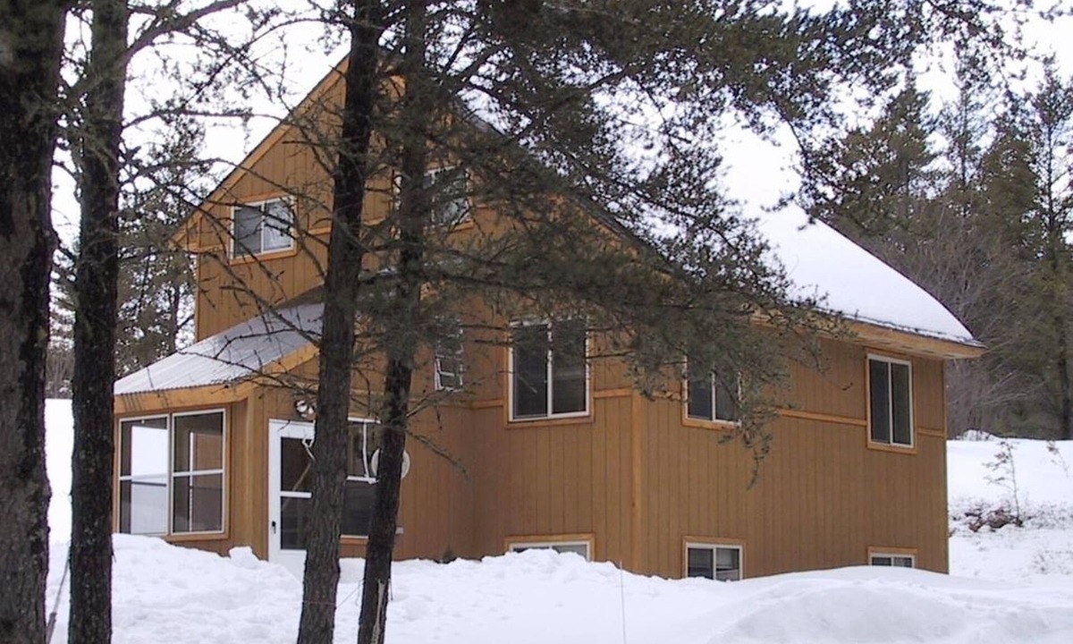 Conover Apartment | Pinecone Place Upper Unit - 3 Bedroom