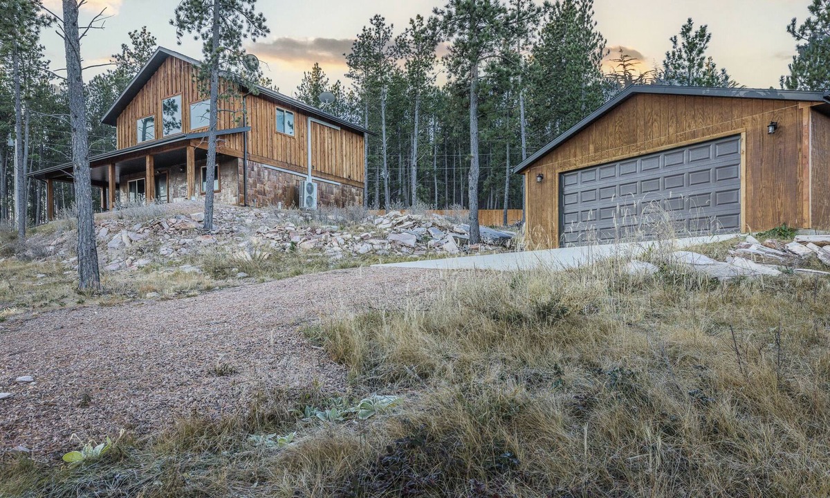 Sturgis Cabin | Pineview Cabin Retreat in the Black Hills- 4 bed, 2 bath
