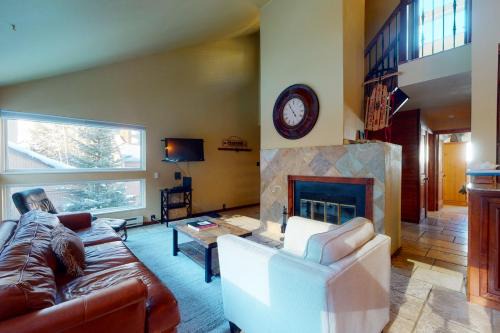 Vail Apartment | Pitkin Creek Park 3