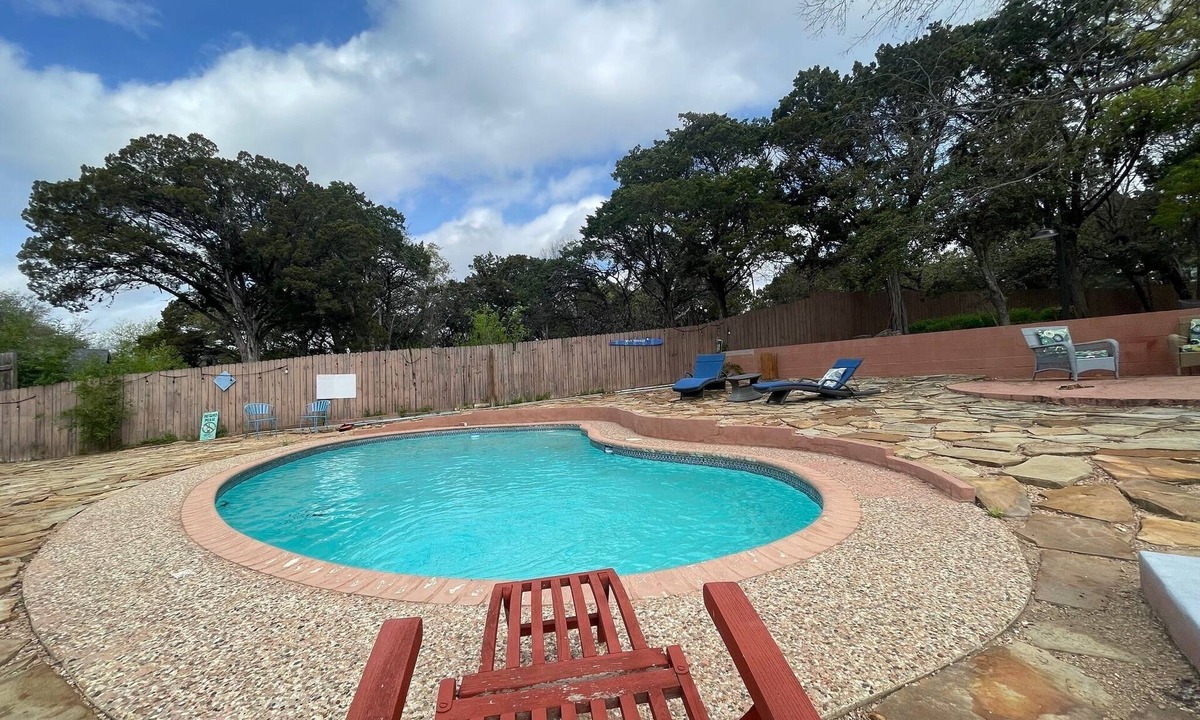 La Hacienda Estates House | Pool House in Austin,Lake Travis Views! 4 bedroom 3 bath,