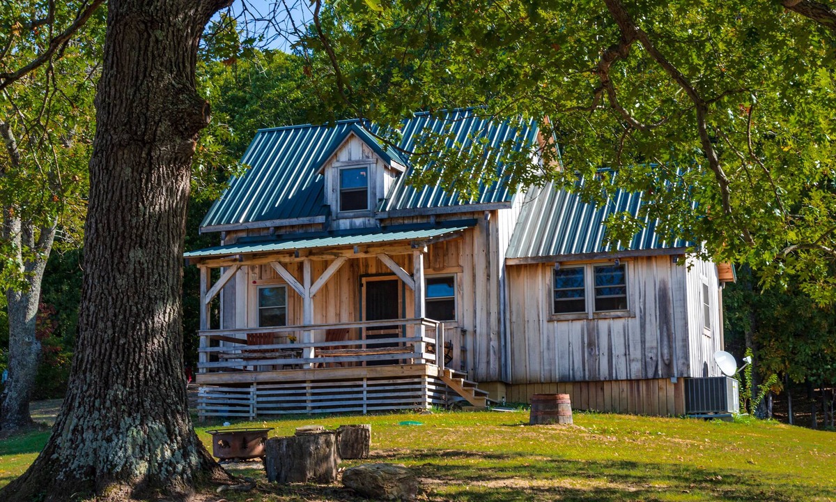 Seaman Cabin | Private cabin on 80 acre farm in Adams County Ohio