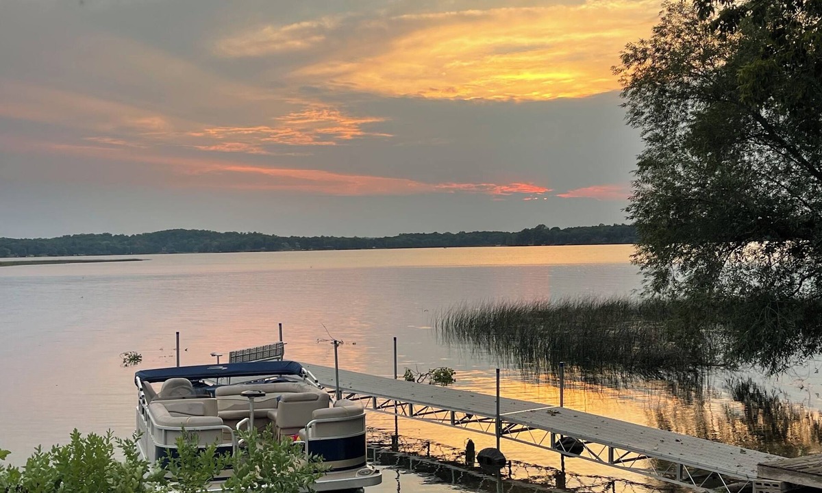 Melrose House | Private island cabin with ALL the amenities!