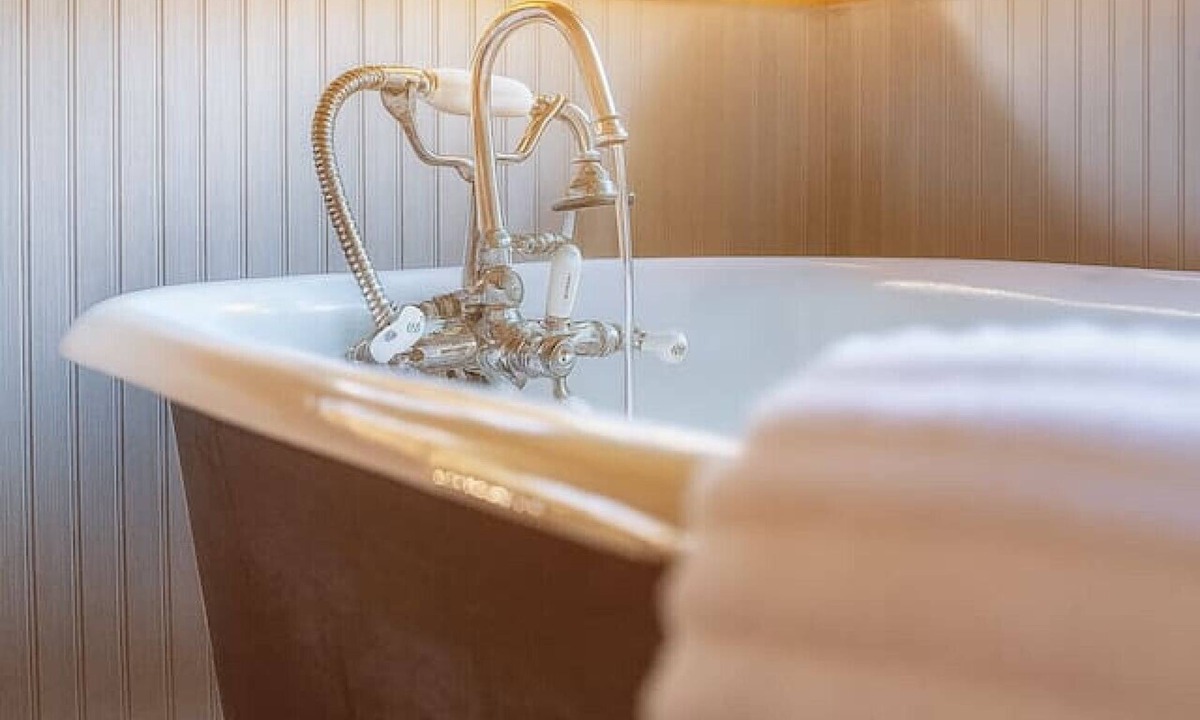 San Marcos Cabin | Private Micro-Farm Resort | Boutique Cabins, Pool & Tubs | Sleeps 14