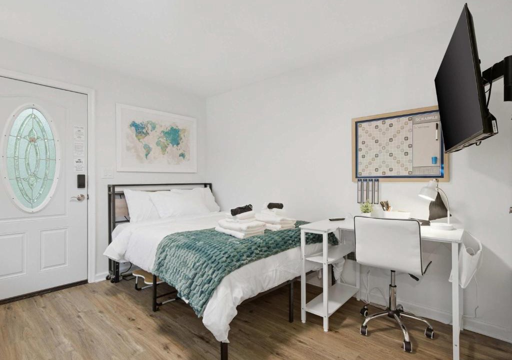 Newington Apartment | Private Studio Near Springfield METRO
