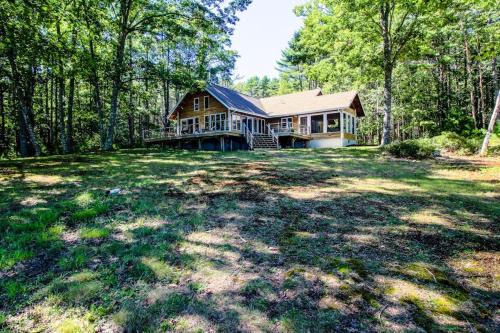 Mac Mahan House | Private waterfront home with large deck & deep water dock