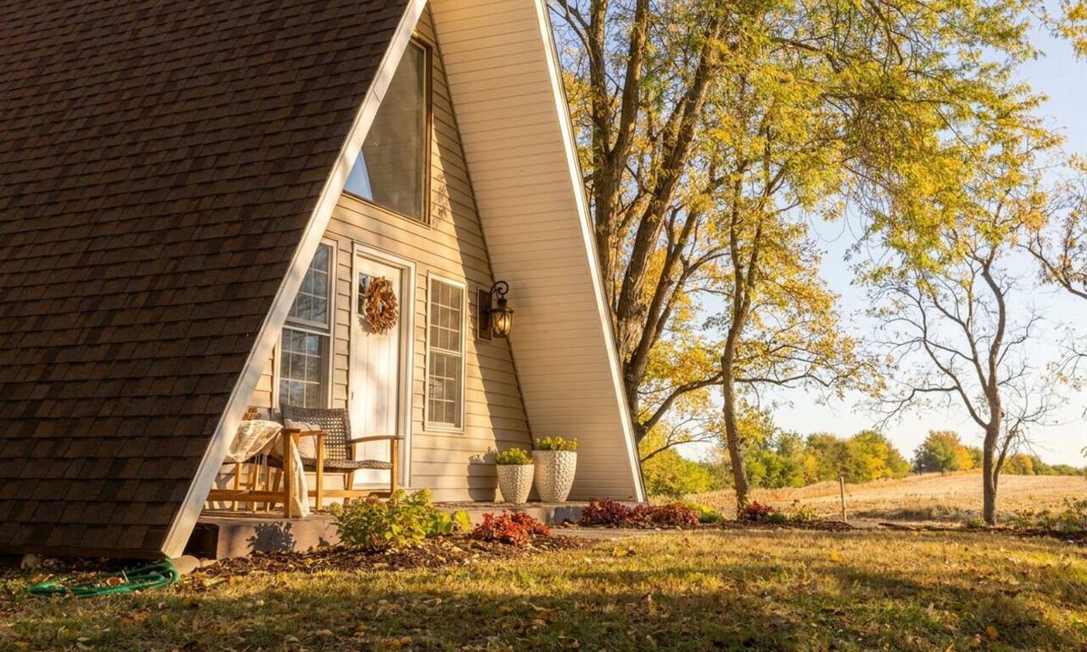 Lane Cabin | Private Wooded Escape | Hot Tub | Quiet Seclusion | Fire Pit | Games