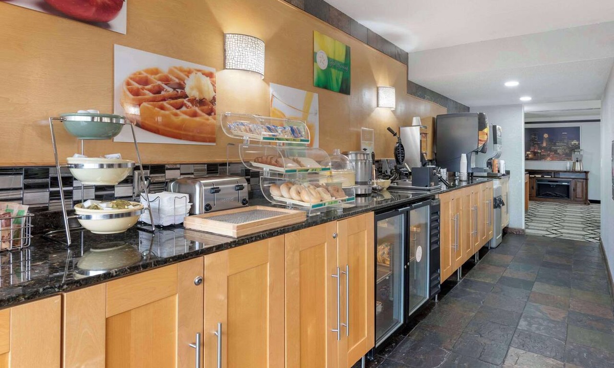 Rochester Hotel | Quality Inn & Suites Mayo Clinic Area