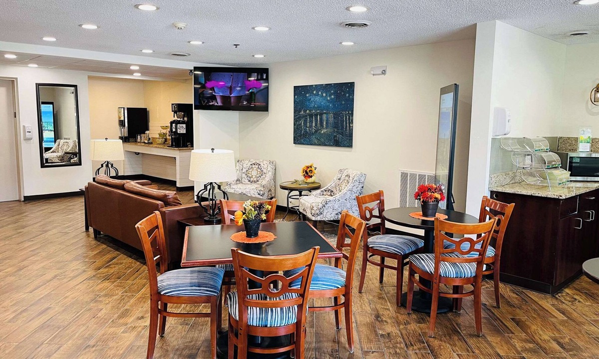 Prestonsburg Hotel | Quality Inn & Suites Prestonsburg next to Mountain Arts Center