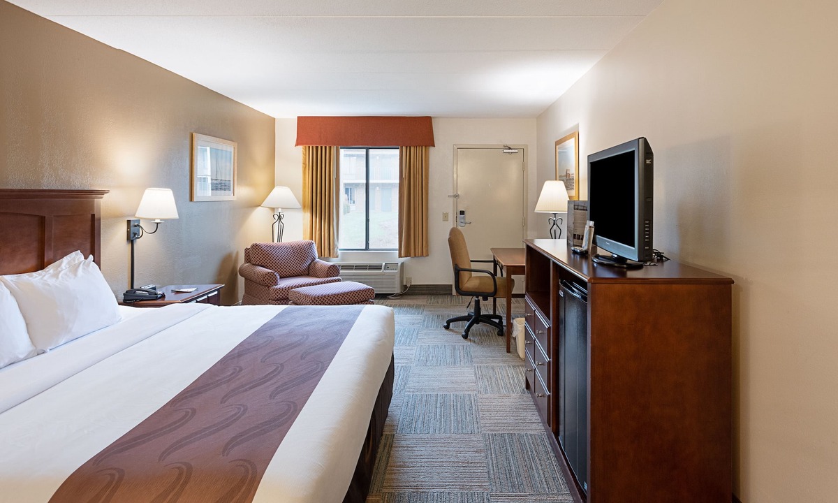 Easton Hotel | Quality Inn