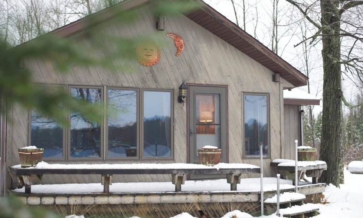 Tomahawk Cabin | Quiet waterfront cabin near Tomahawk & Minocqua, Pet friendly