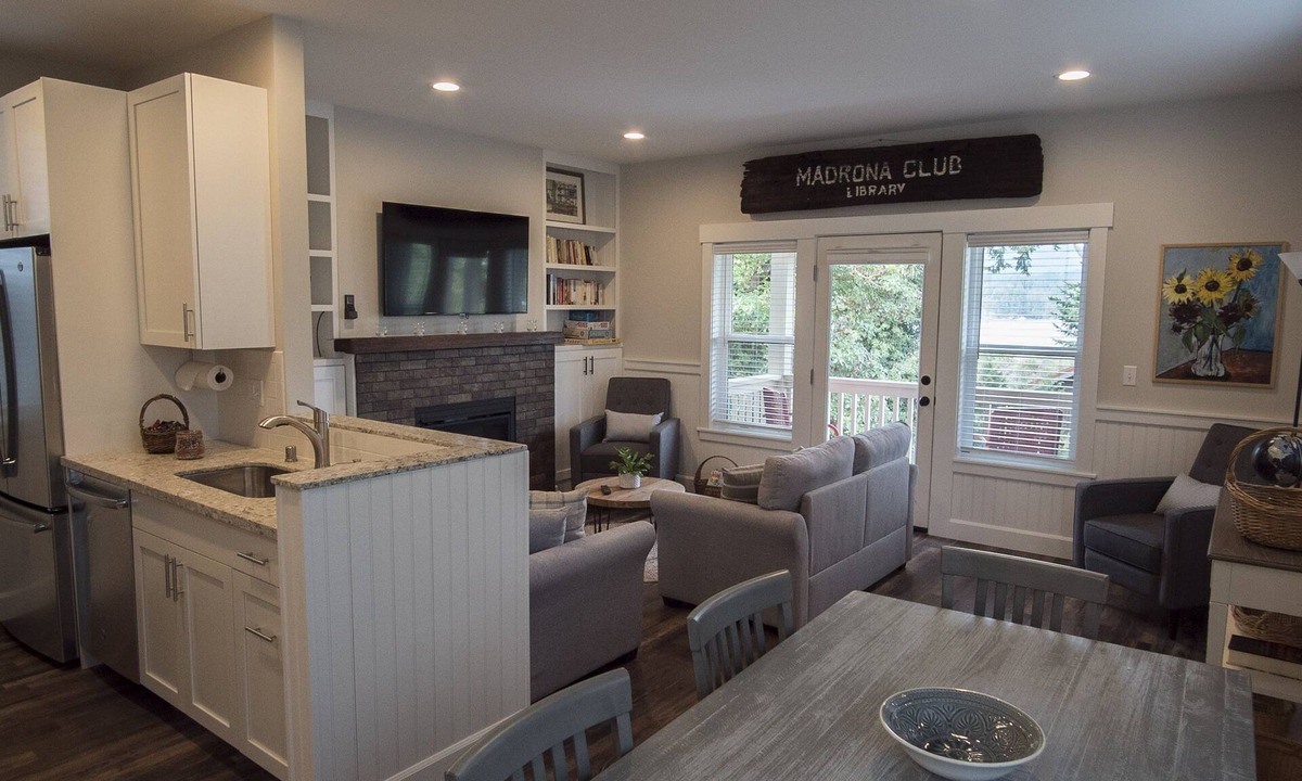 Eastsound House | Recently built Townhouse in Eastsound, walk everywhere!