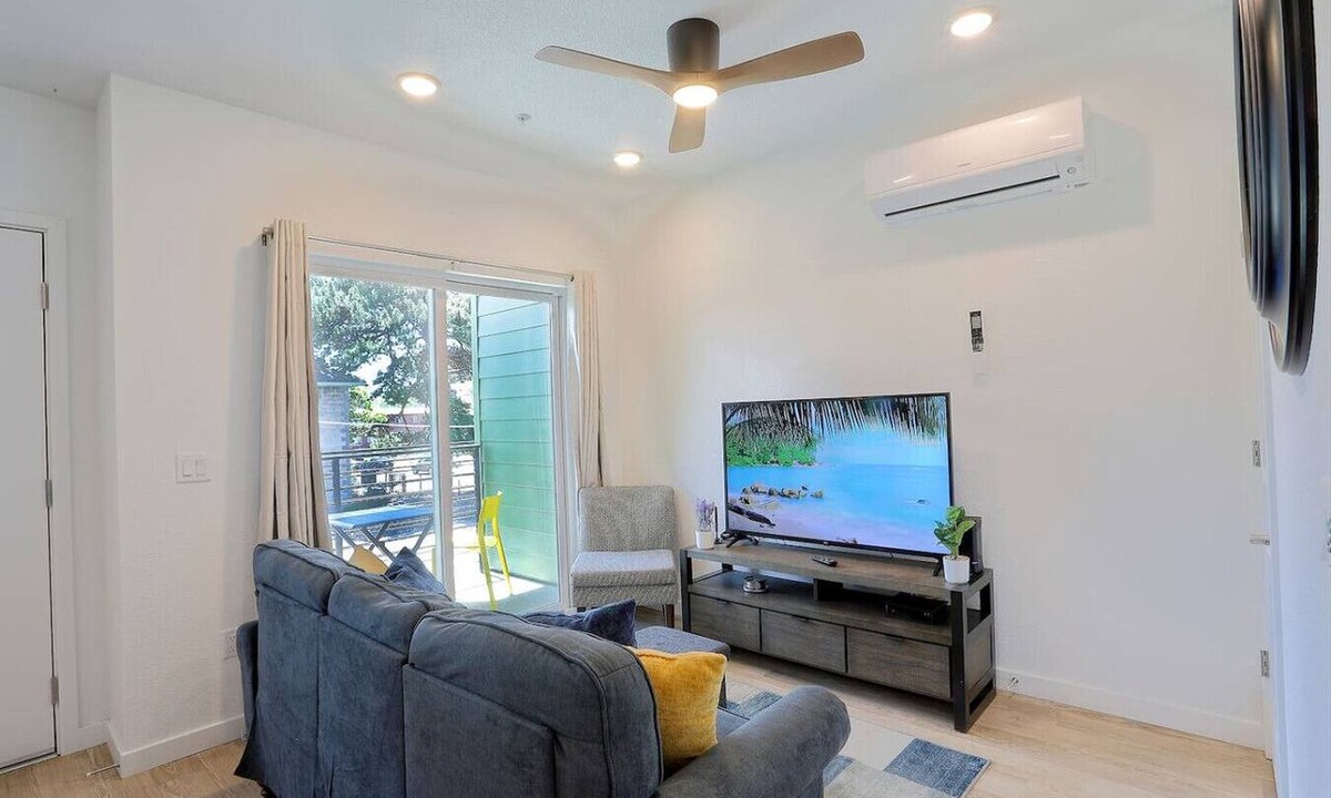 Downtown Reno Apartment | Reno`s Downtown and Midtown Getaway