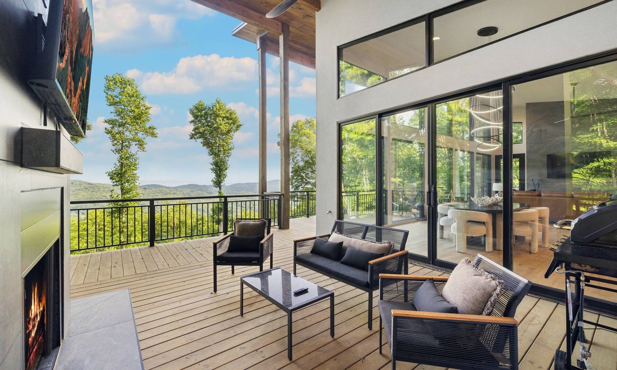 Morganton Cabin | Ridge Haus Luxury Mountain Views Hot Tub Game Room