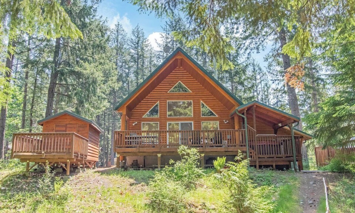 Packwood Cabin | River Run Lodge | Hot Tub, No pet fee, AC