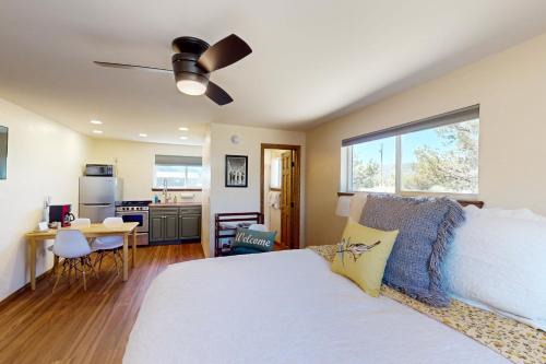 South Fork Apartment | Scenic Solitude