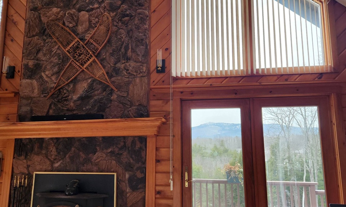Jaffrey Cabin | Secluded 4-bedroom Log Cabin with Mt. Monadnock views. with AC