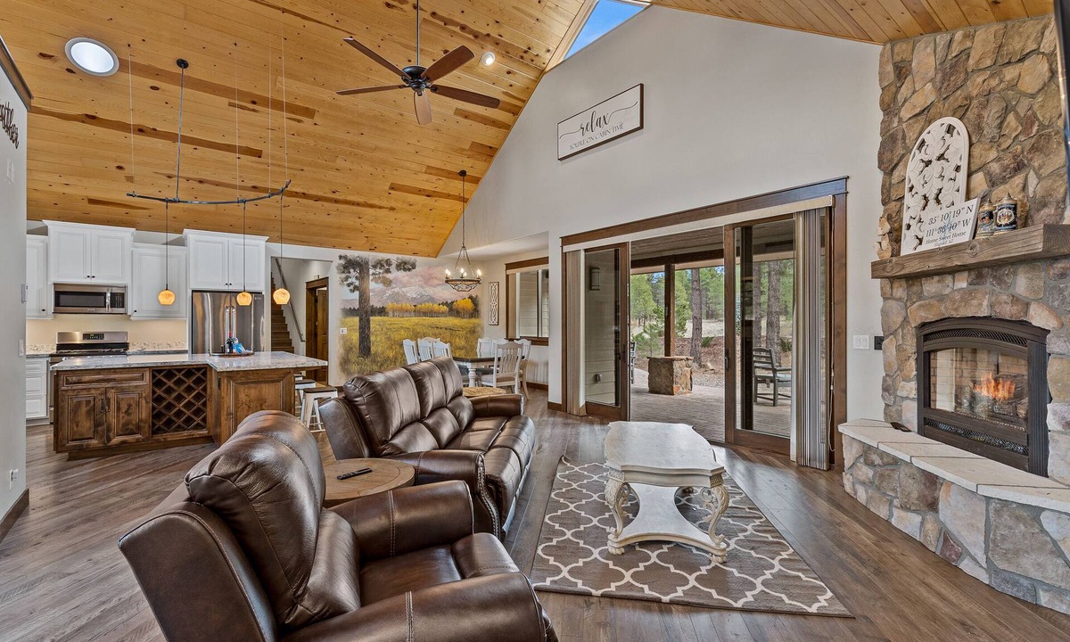 Flagstaff Cabin | Secluded Flagstaff Cabin Getaway and Guesthouse (Sleeps 20)