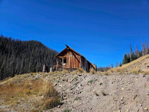 Conejos County House | Secluded High-Elevation Cabin Under Pristine Dark Skies in La Jara, Colorado