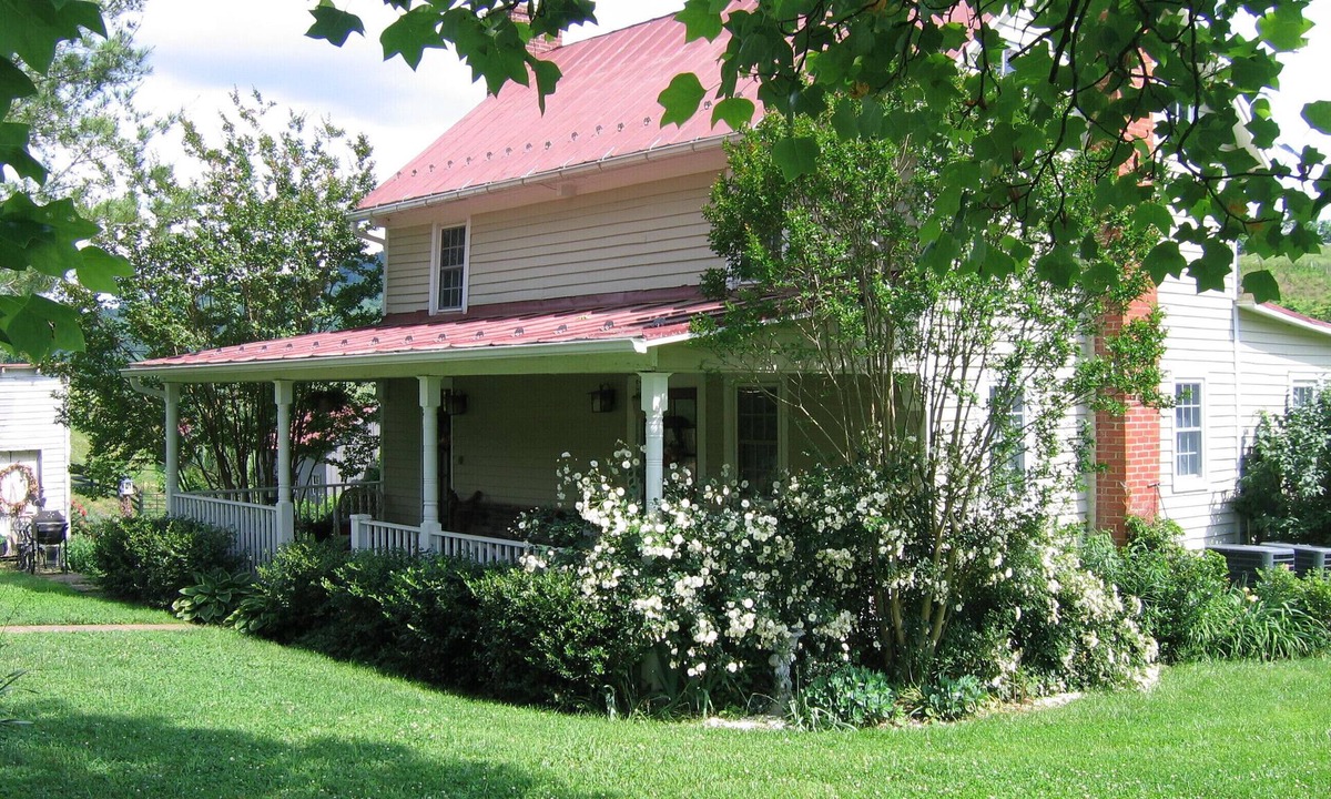 Sperryville House | Serenity and adventure at historic Blue Ridge Farm
