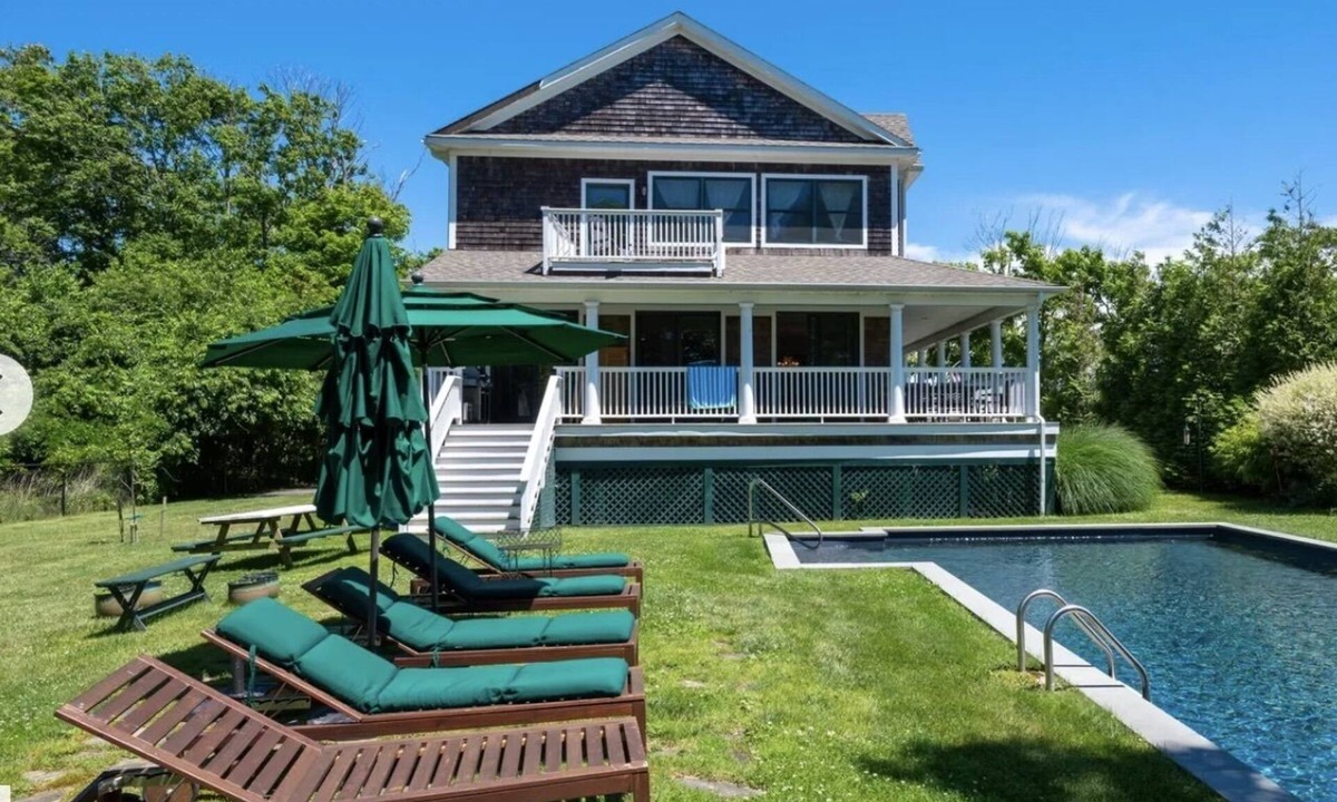 Center Moriches House | Shabby Chic Beach House get Away, a Stone's Throw From the Hamptons's!