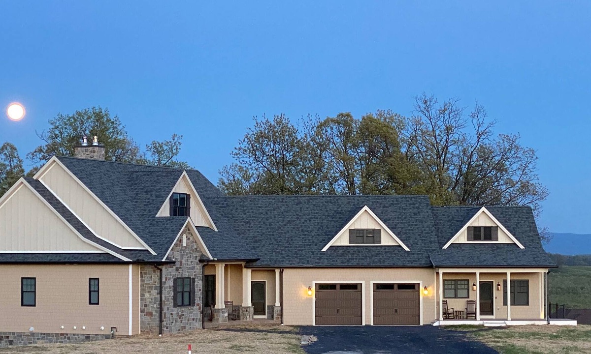 Stephens City House | Shenandoah Valley luxury w/stunning orchard & Blue Ridge Mountain views