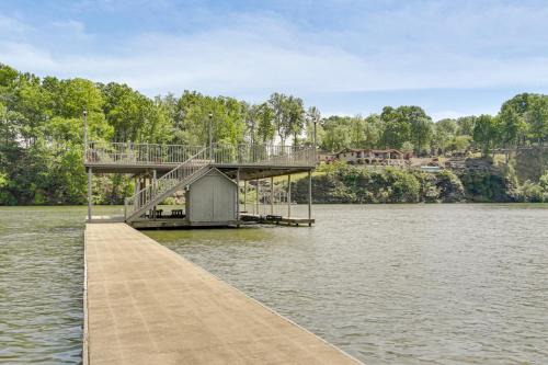 Florence House | Shoals Area Oasis w/Boat Dock & Outdoor Kitchen