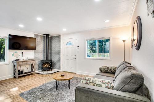 Ocean Park House | Single-level home with firepit & gas fireplace - walk to the beach 3 dogs OK