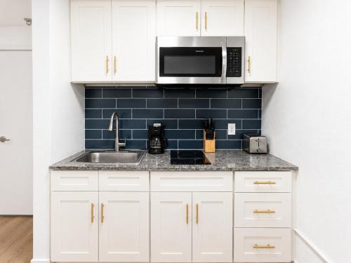 St. Johns Apartment | Sleepover Cozy Studio Apartments Austin TX
