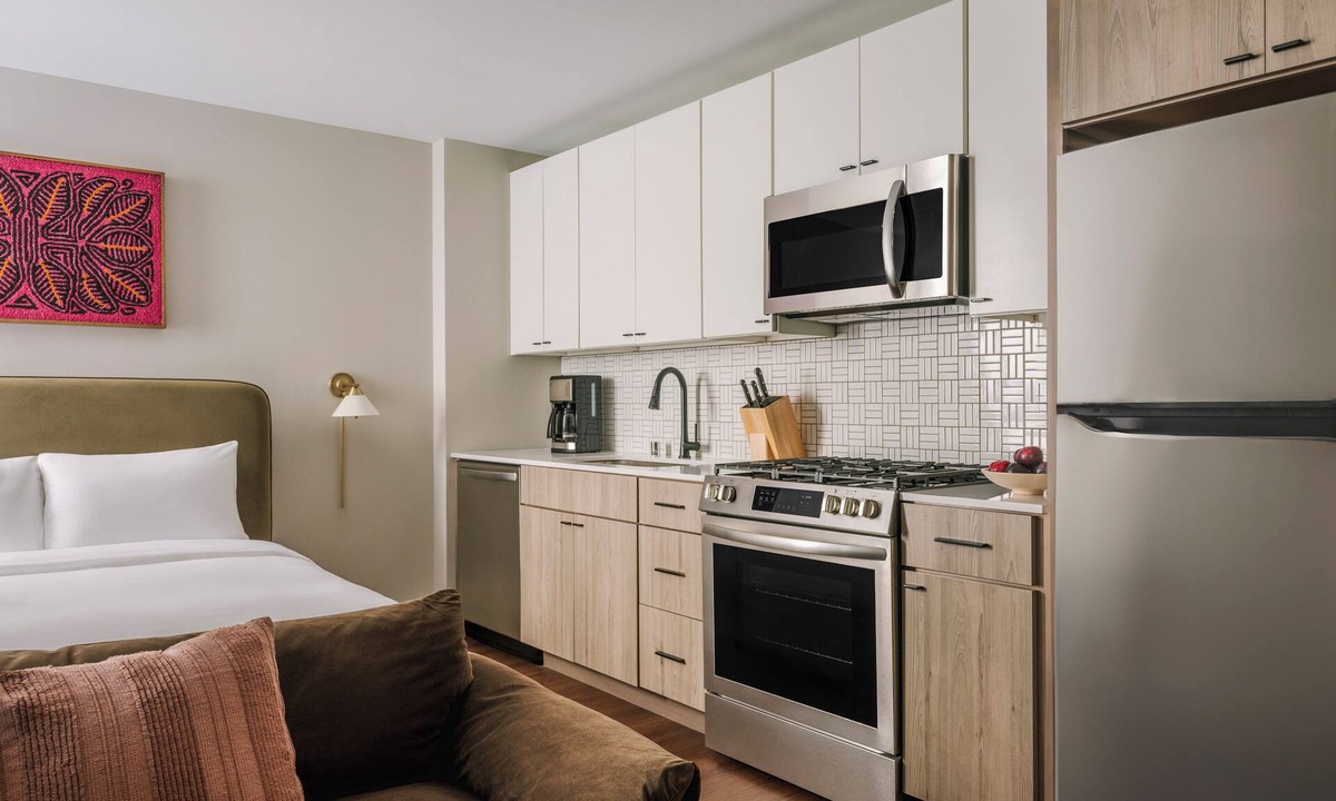 Warehouse District Apartment | Sonder at North Loop Green | Queen Studio Apartment