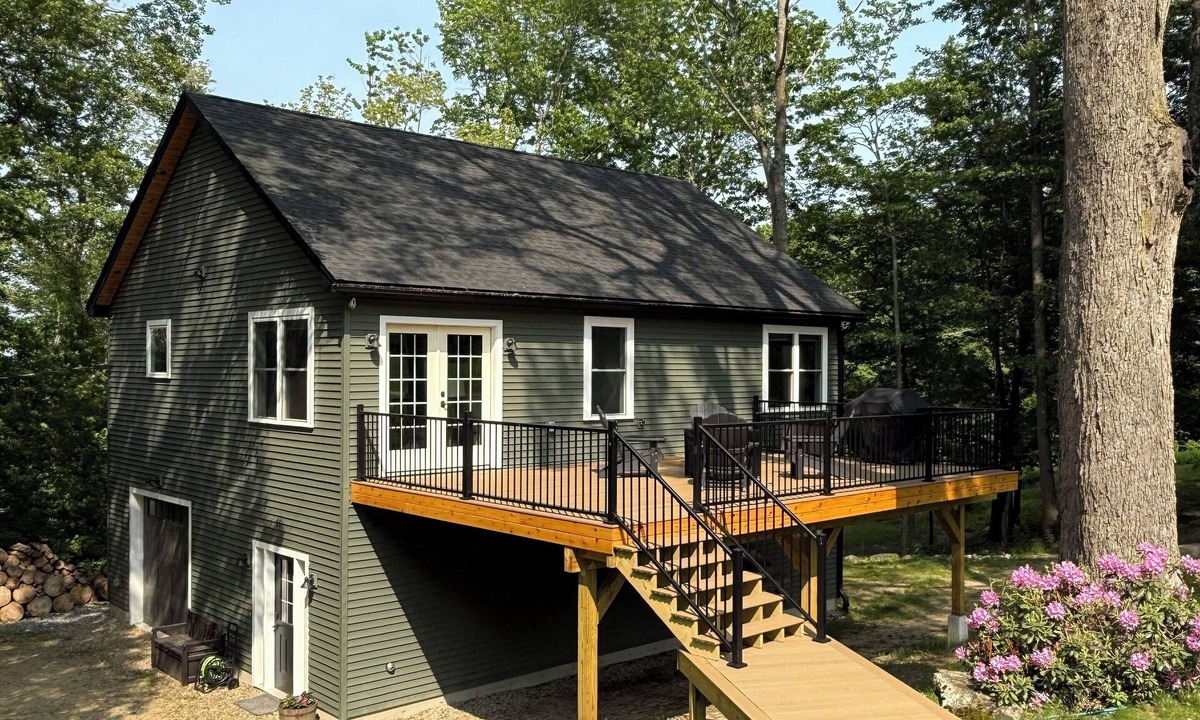 Bow Apartment | Spacious 2 Bedroom Apartment on Rural, Wooded Property. King Bed