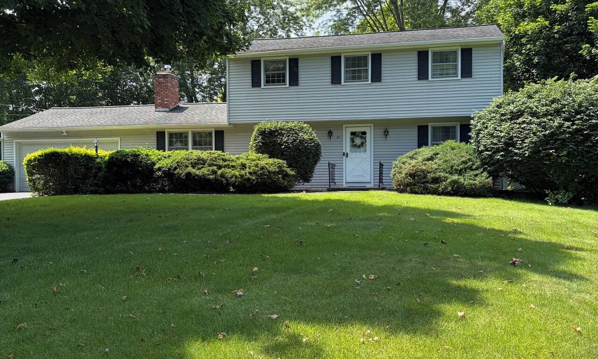 Macedon House | Spacious 4-bedroom house - Peaceful, comfortable, relaxing home.