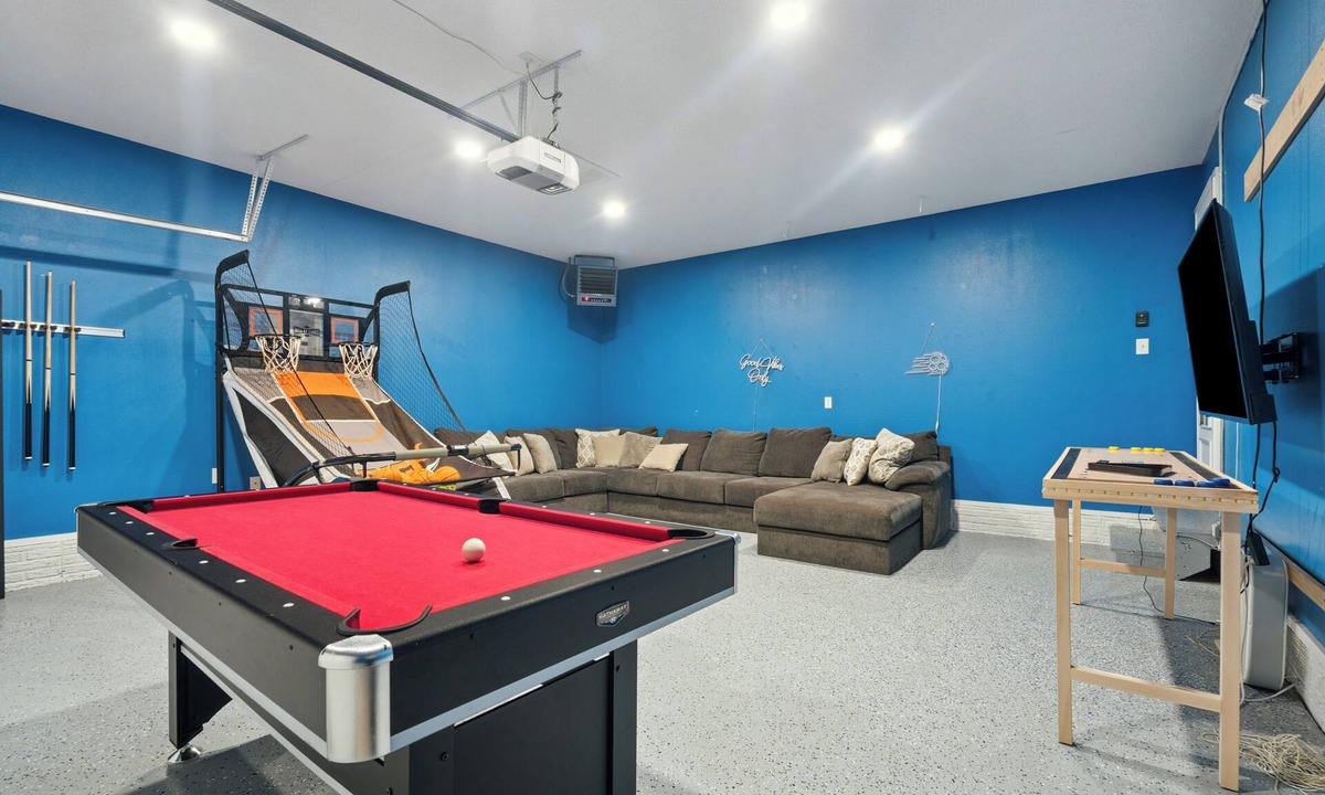 Ankeny House | Spacious Retreat with Dual Master Suites, Game Room and Outdoor Escape