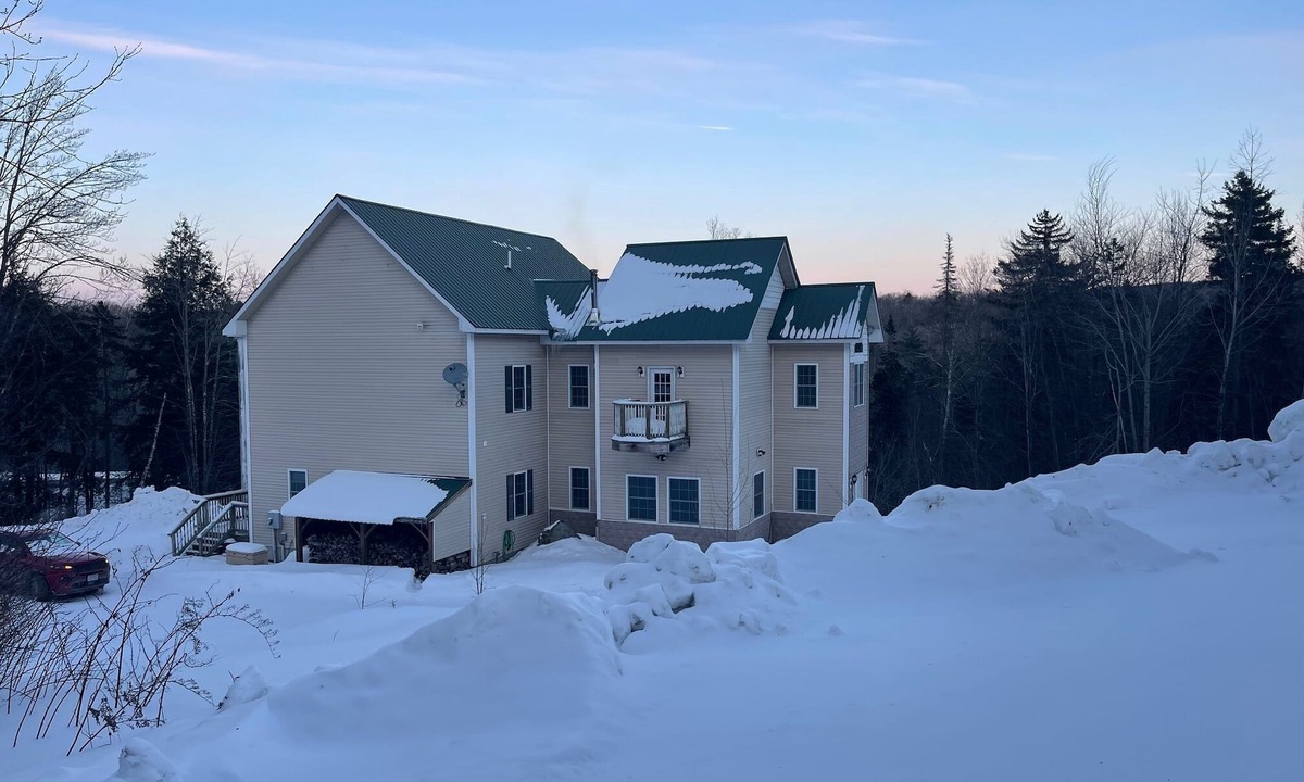 Roxbury House | Spacious Roxbury Home Minutes to Sugarbush with Waterfall View and Steam Shower.