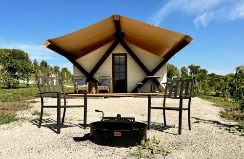 Burt County Other | Spacious Tented Cabin Perfect for a Family of Four in Tekamah, Nebraska