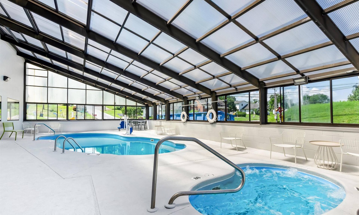 Wytheville Hotel | Spark by Hilton Wytheville East Main Street