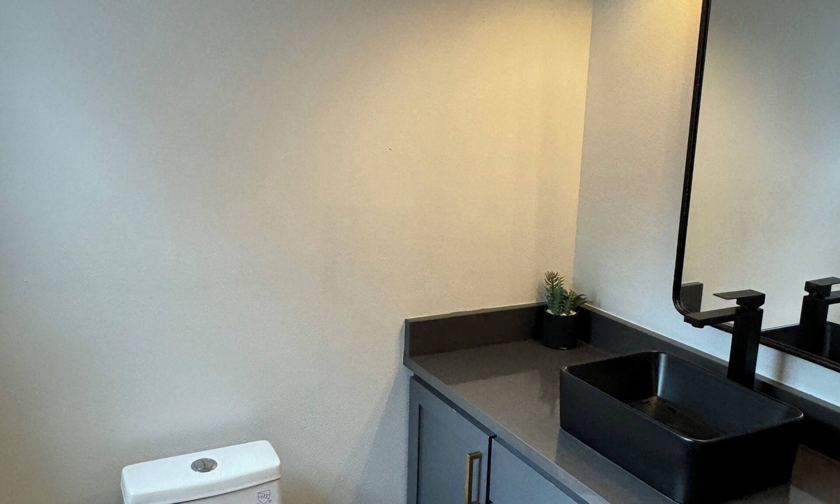 Downtown Eugene Apartment | Speak Easy Eugene, Oregon. Located between Downtown and Whiteaker District