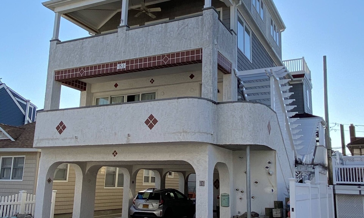 Long Beach House | Spectacular Beach Vacation Home, Ocean Views, Steps to Beach Available For July