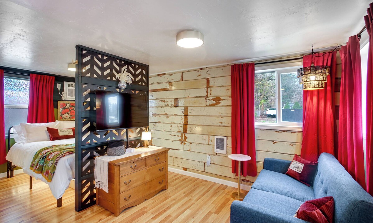 Latah Valley Apartment | Spokane Dual Suites! 3 Mi to Dtwn & Riverfront