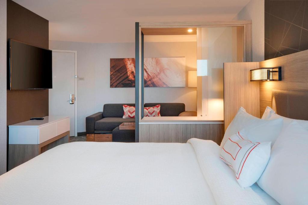 Hampton Hotel | SpringHill Suites by Marriott Hampton Portsmouth