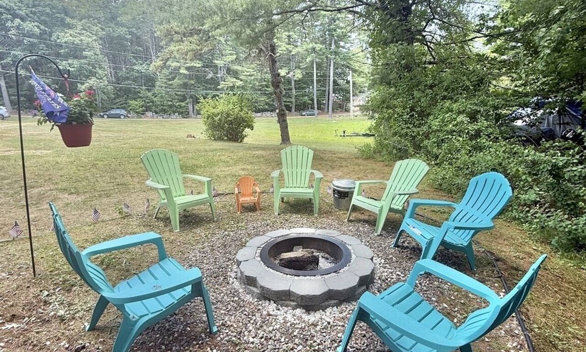 South Casco Cabin | STEPS AWAY FROM A SHARED SANDY BEACH. BOAT SLIP ON THOMAS POND