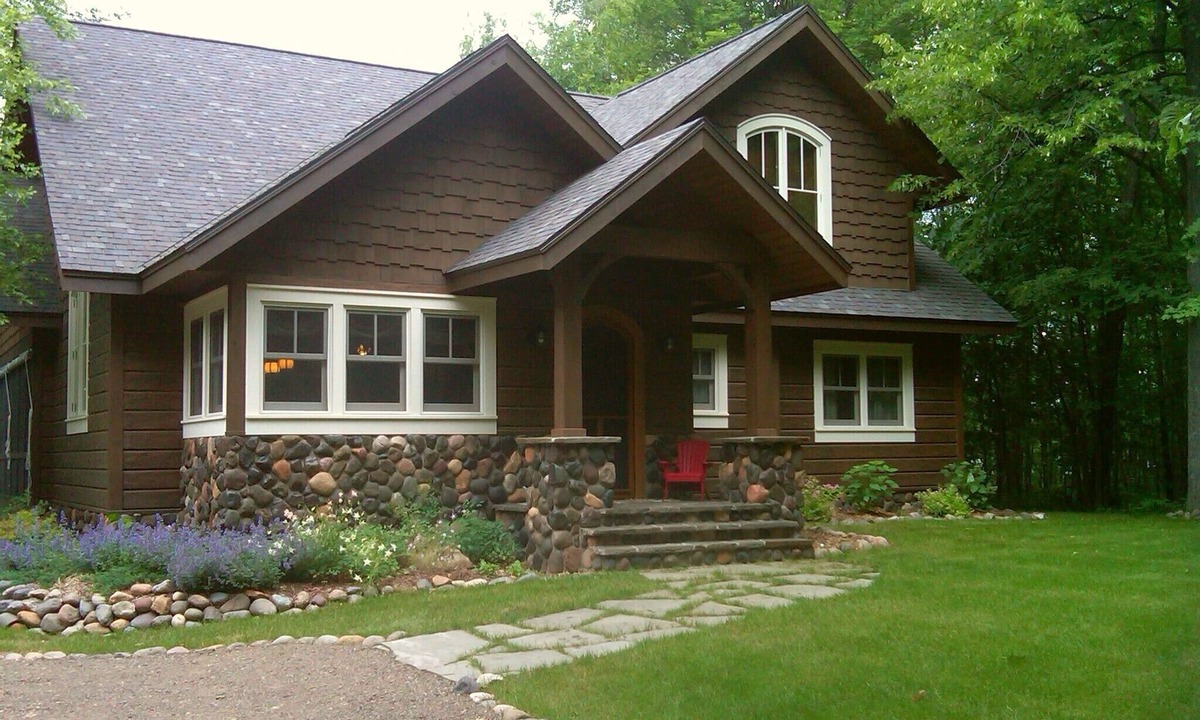 Hayward Cabin | Story Book Vintage Northwoods Lodge Loaded With Charm & Comfort