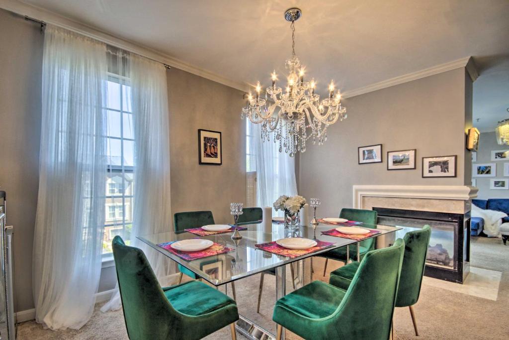 Lorton Apartment | Stylish Suburban Condo Less Than 20 Mi from Dtwn DC!