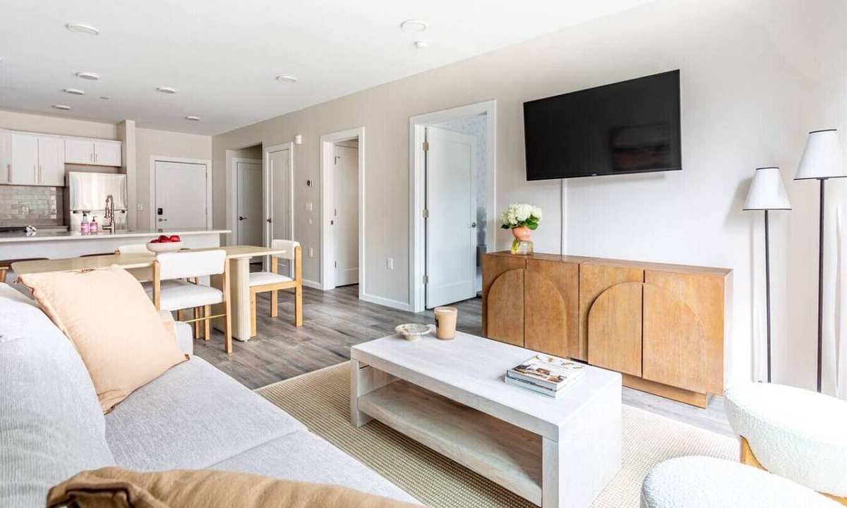 Downtown Apartment | Stylish Yale at Wooster Square + Washer & Dryer