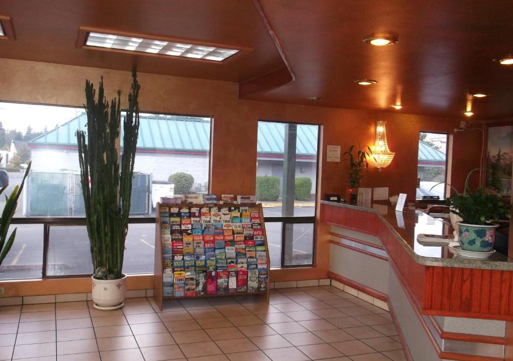Everett Hotel | Sunrise Inn