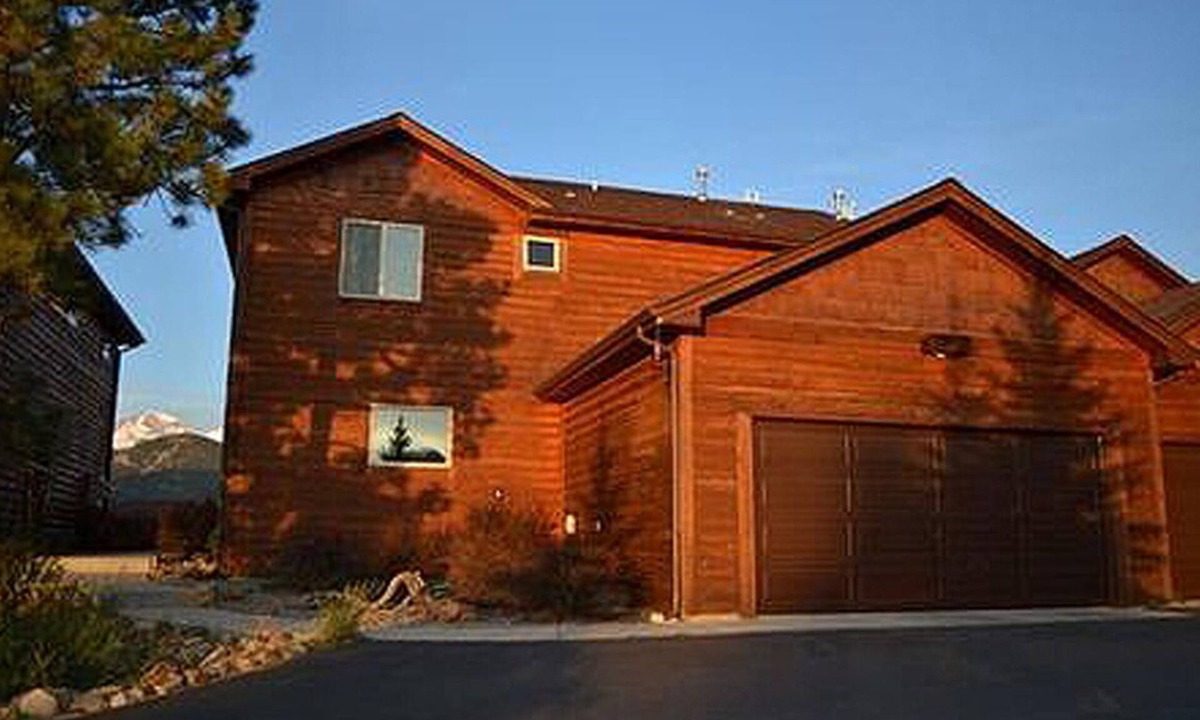 Estes Park House | Sunset Ridge Condo Virginia Home – Luxurious 3 Bedroom, 2 Bath