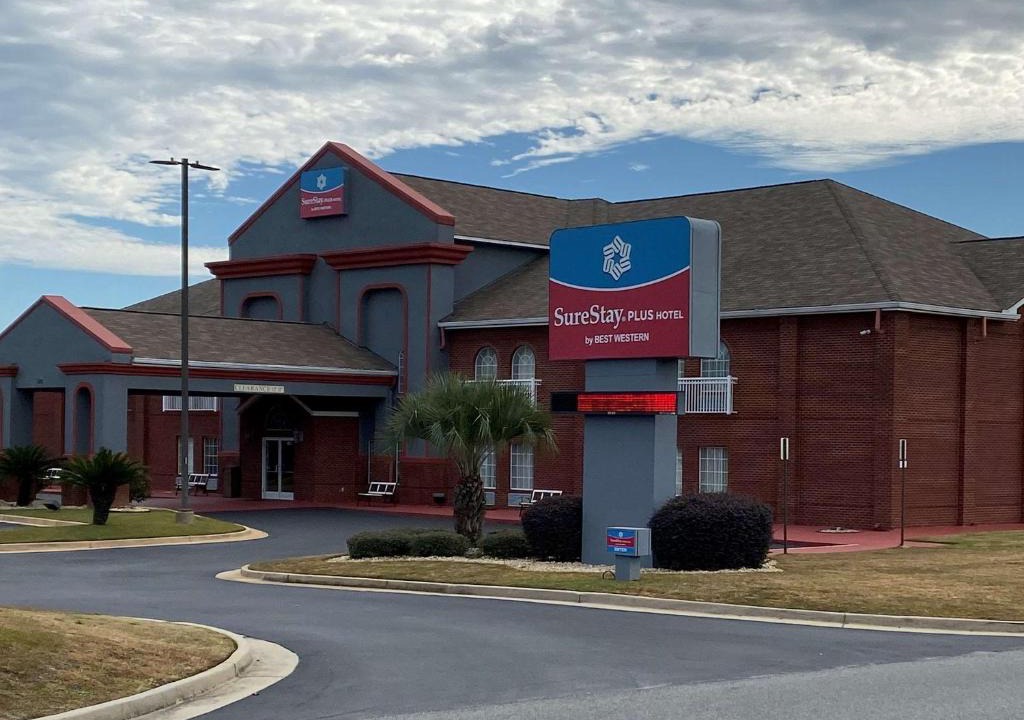 Warner Robins Hotel | SureStay Plus Hotel by Best Western Warner Robins AFB
