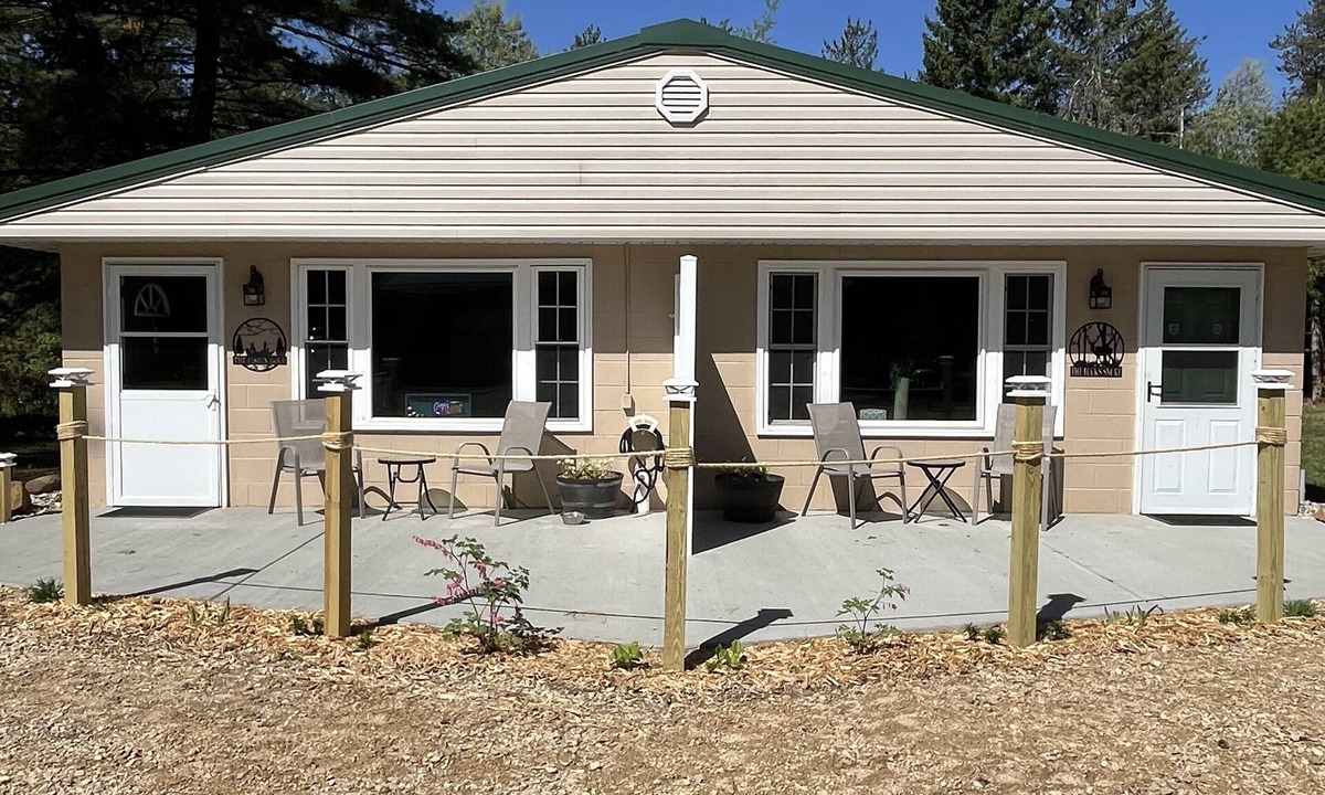 Necedah Apartment | The Bucks Snort is a cozy studio near Castle Rock Lake in Necedah