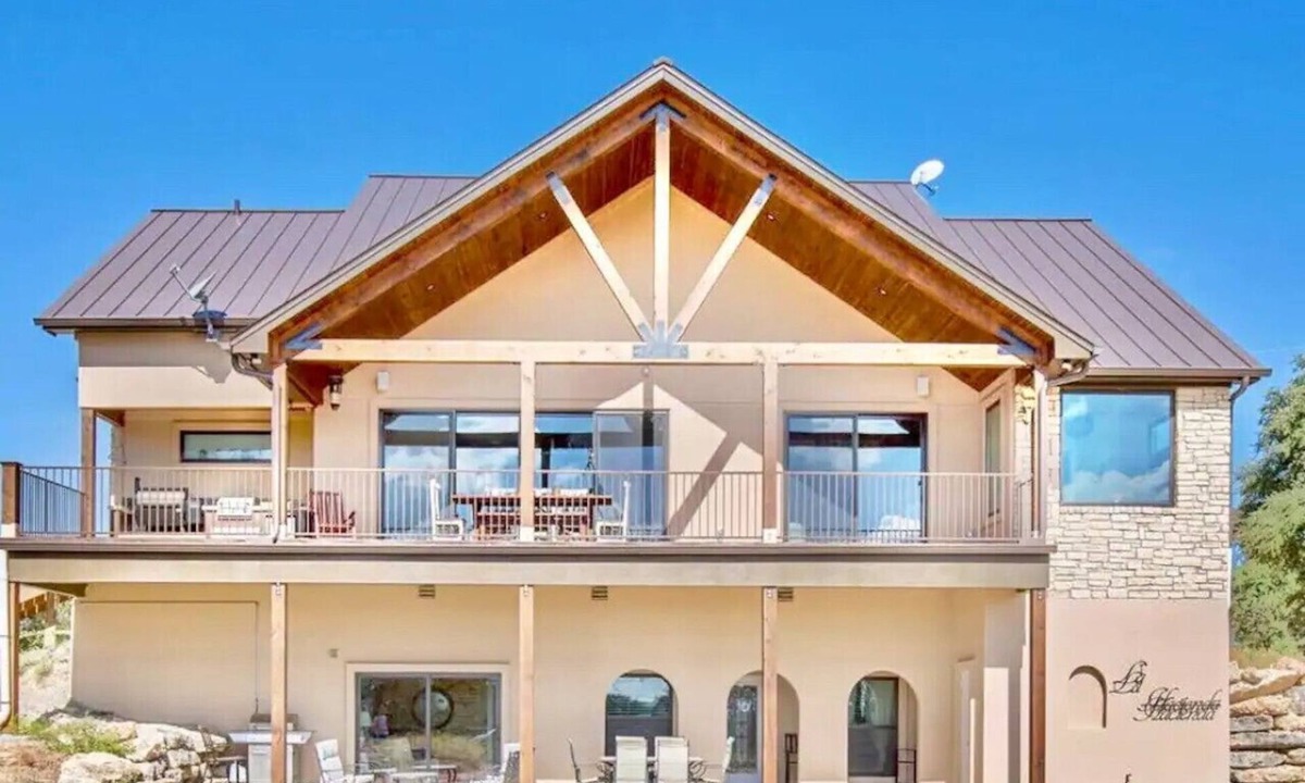 Dripping Springs House | The Family Retreat in Dripping Springs